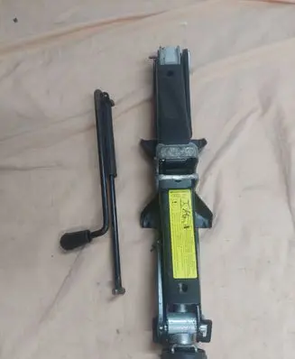 Audi A4 S4 B8 8K Lift Jack 8K0011031C