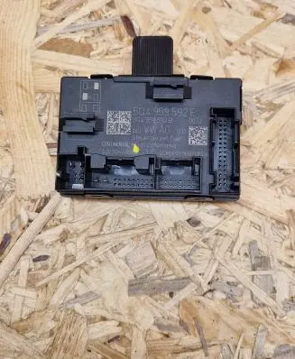 Skoda Superb B8 (3V) Door control unit/module 5Q4959592B 5Q4959592E