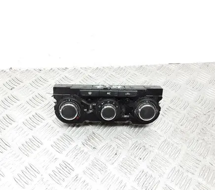 Skoda Octavia Mk2 (1Z) Climate control unit 3T0820047R 5HB00975240