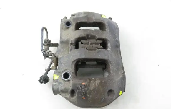 Volkswagen Touareg I Rear brake caliper 7P0615423