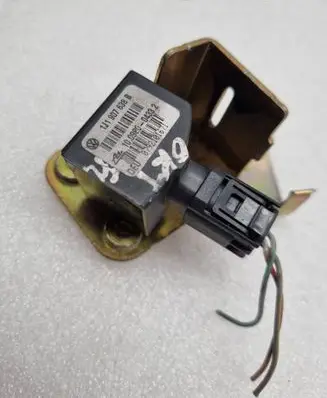 Skoda Octavia Mk1 (1U) ESP acceleration yaw rate sensor 1J1907638B 1K0908651A