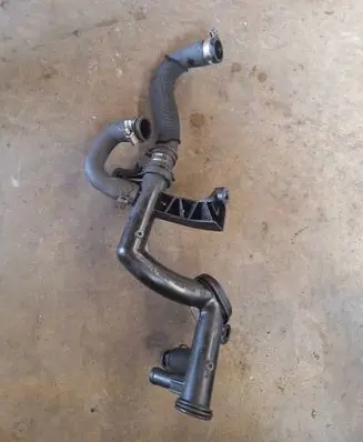 Engine coolant pipe/hose