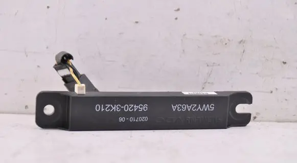 Hyundai ix35 Aerial antenna amplifier 954203K210