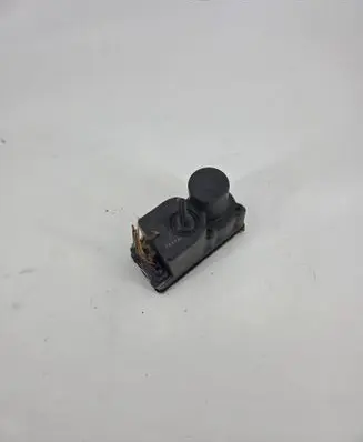 Audi 100 200 5000 C3 Central locking vacuum pump 443862257E