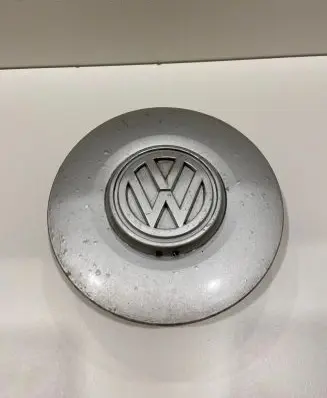 Volkswagen Golf III Original wheel cap 1H0601149B 1H0601151B