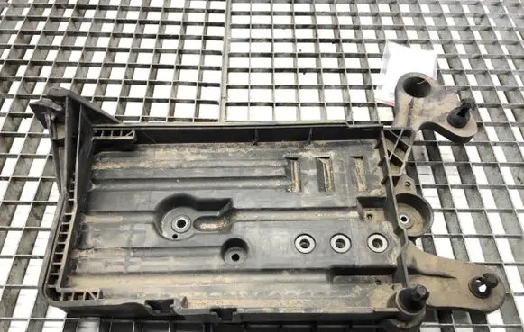 Volkswagen Golf VII Battery bracket 5Q0915321H