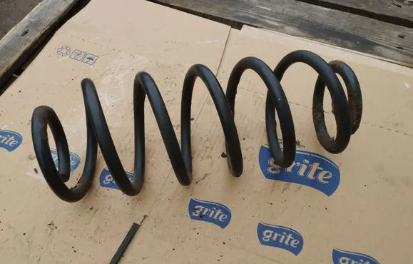Toyota Auris 150 Rear coil spring