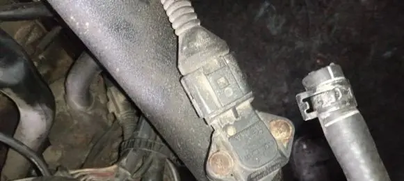 Volkswagen PASSAT B5 Air pressure sensor 0281002177 038906051