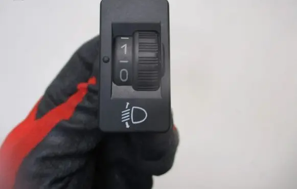 Peugeot 208 Light switch