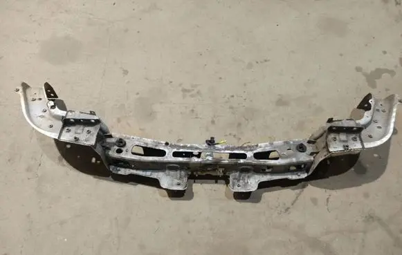 Mercedes-Benz Sprinter W906 Radiator support slam panel