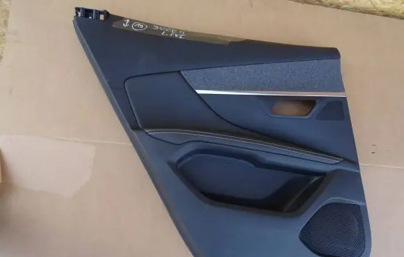 Peugeot 3008 II Trunk/boot side trim panel