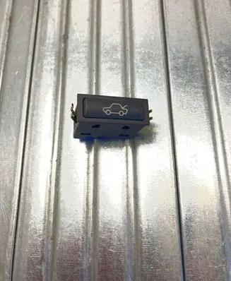 Tailgate opening switch