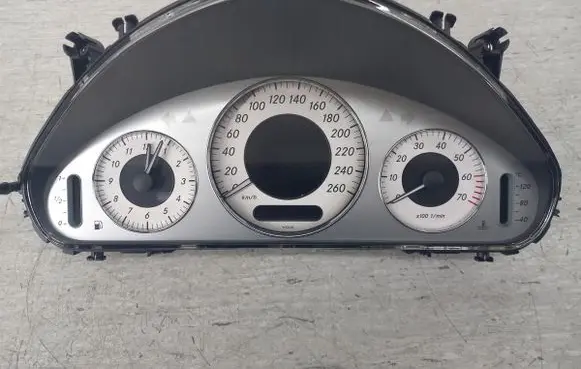 Mercedes-Benz E W211 Speedometer (instrument cluster)
