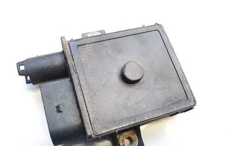 BMW 5 E60 E61 Glow plug pre-heat relay E2110022360 0522140701