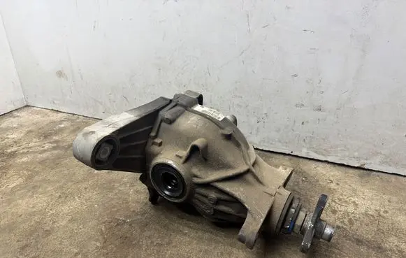 BMW 5 G30 G31 G38 Rear differential 8647115