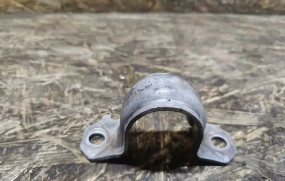 BMW 7 F01 F02 F03 F04 Sway bar bush bracket, front 677544401