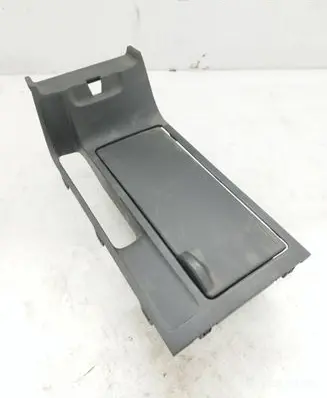 Cup holder front