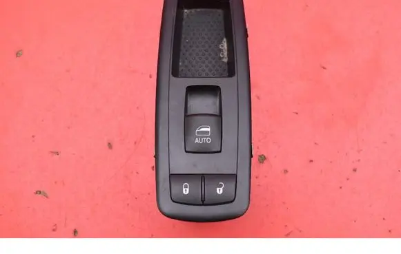 Jeep Grand Cherokee Electric window control switch 68030822AC