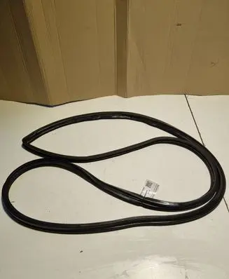Mitsubishi Pajero Trunk rubber seal (body) 