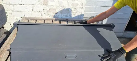Volkswagen Touareg I Parcel shelf load cover 