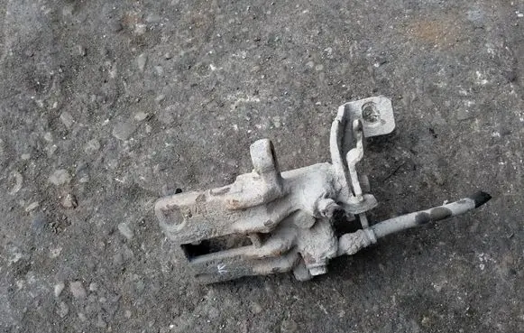 Nissan Almera Tino Rear brake caliper