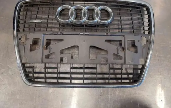 Audi A6 S6 C6 4F Front bumper upper radiator grill 4F0853651