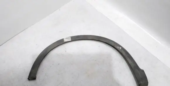 Rear fender molding trim