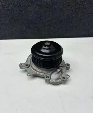 Mercedes-Benz GL X166 Water pump A6422002101