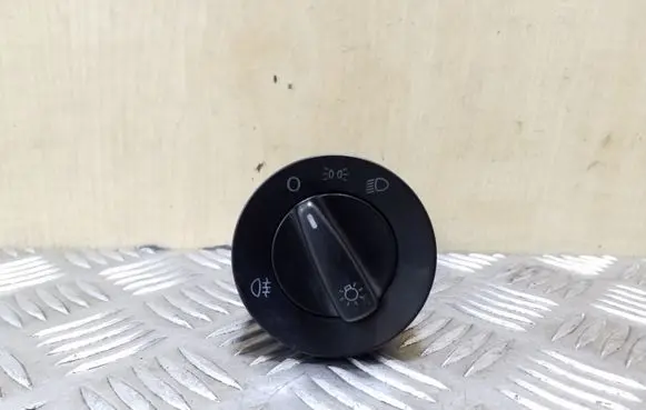Volkswagen Golf IV Light switch 1C0941531