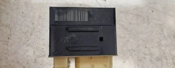 Peugeot 5008 Glow plug pre-heat relay 018010953 9662570880 RQP2004
