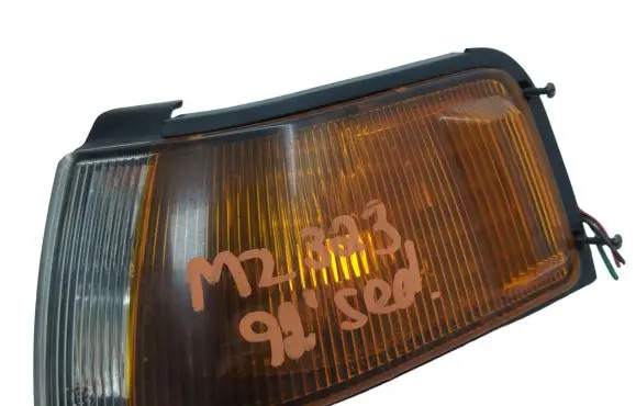 Mazda 323 Front indicator light 21061301