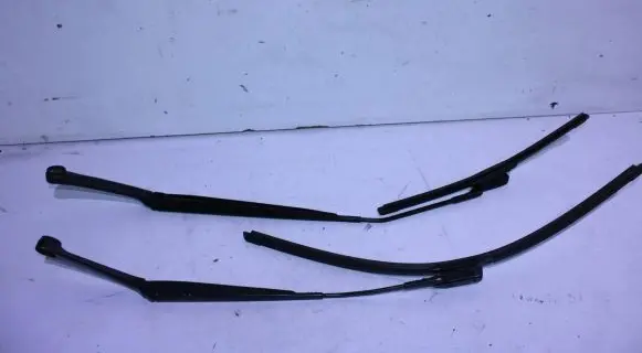 Fiat Tipo Front wiper blade arm