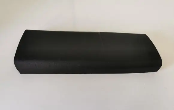 (B) pillar trim (bottom)