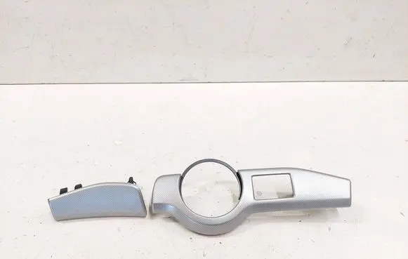 Skoda Octavia Mk2 (1Z) Dashboard glove box trim 1Z1858415 1Z1858417