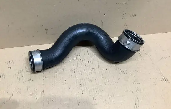 Mercedes-Benz C W203 Intercooler hose/pipe A2035283382