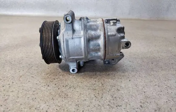 Renault Megane IV Air conditioning (A/C) compressor (pump) 926001268R21 926001268R
