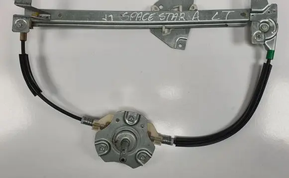 Mitsubishi Space Star Rear window lifting mechanism without motor