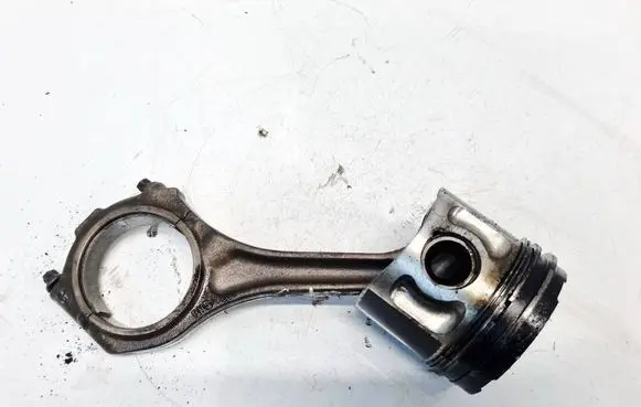 Piston with connecting rod