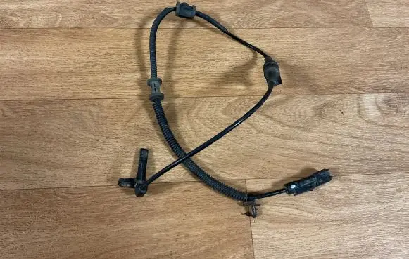 Opel Insignia A ABS brake wheel speed sensor 22821303