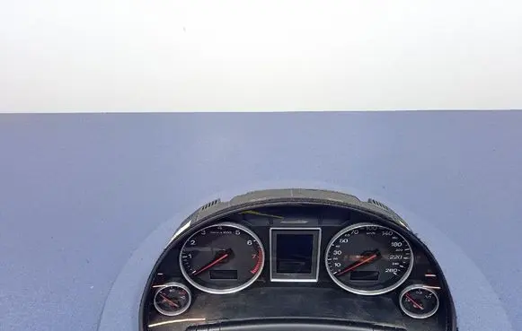 Speedometer (instrument cluster)