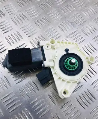 Mercedes-Benz S W221 Front door window regulator motor A55382110