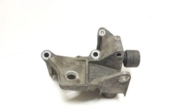 Volvo XC60 Engine mounting bracket 6G926P096FC