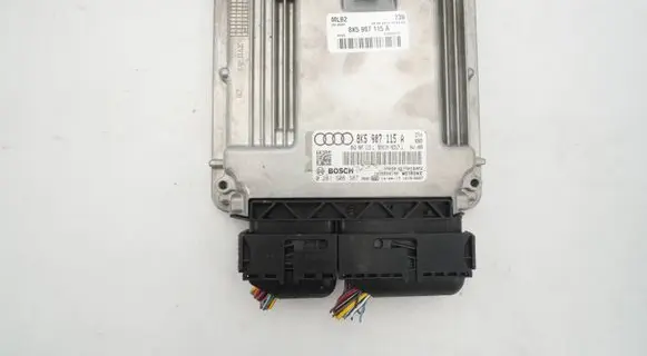 Audi A4 S4 B8 8K Engine control unit/module 8K5907115A 0261S06387