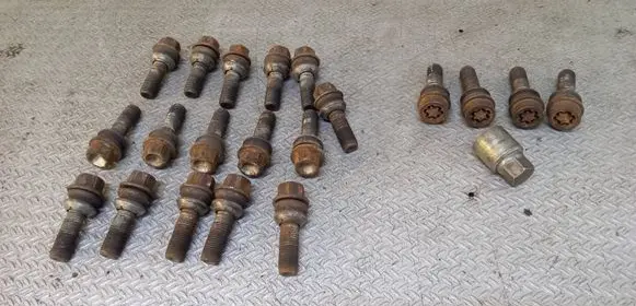 Audi Q7 4L Nuts/bolts