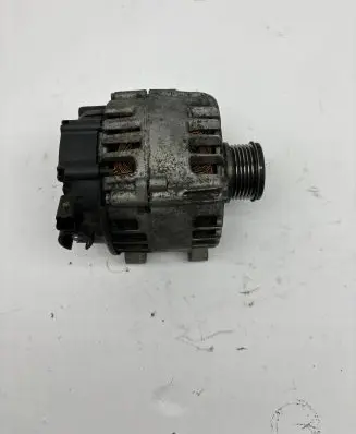 Peugeot 5008 Generator/alternator 9678048880 2614016E