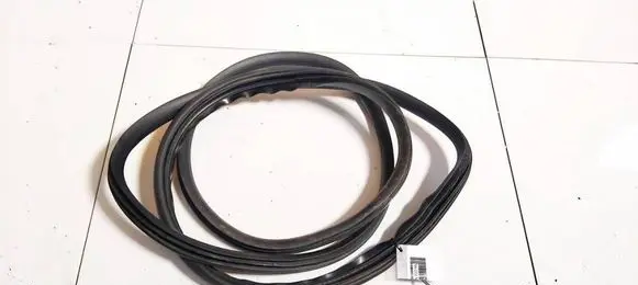 Nissan Note (E11) Rubber seal rear door 