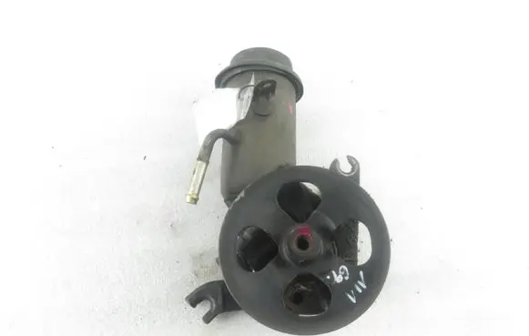 Toyota Yaris Power steering pump 