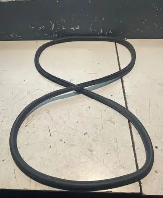 Opel Zafira C Front door rubber seal