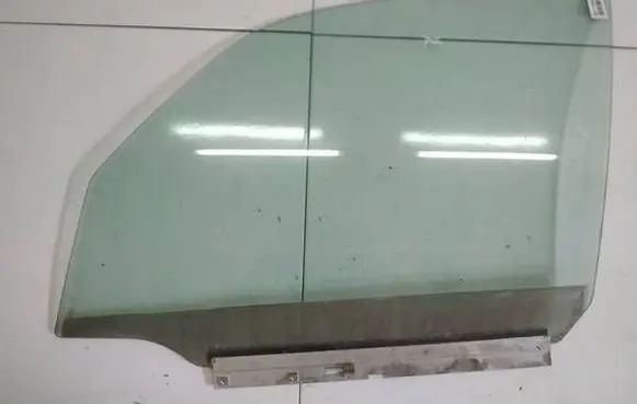Opel Meriva A Front door window glass four-door AS2