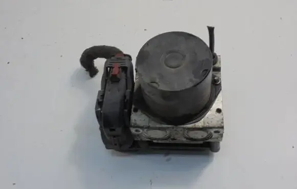 Skoda Fabia Mk2 (5J) ABS Pump 6R0614117F